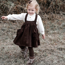 Laden Sie das Bild in den Galerie-Viewer, Trägerkleid aus Cord,  Lotta, dunkelbraun
